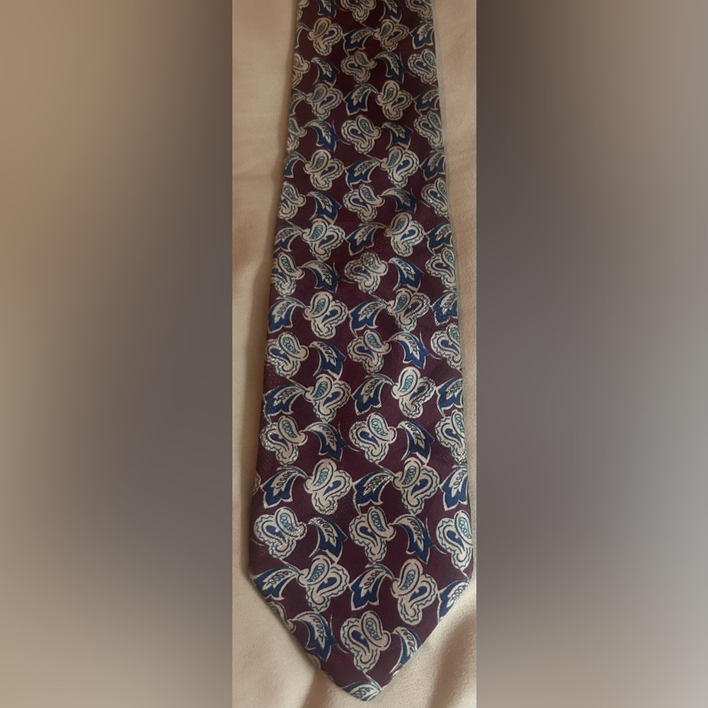 Men’s tie by Lands’ End